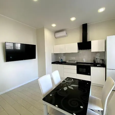 Arcadia 2-Bedroom Light Apartment 101Гаг