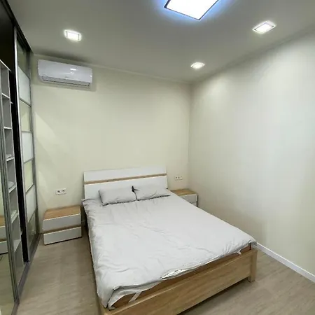Apartment Arcadia 2-Bedroom Light Apartment 101Гаг